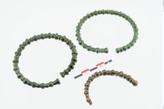 Foto von Bronzeknotenarmreif (NHMW-PRAE-025049)